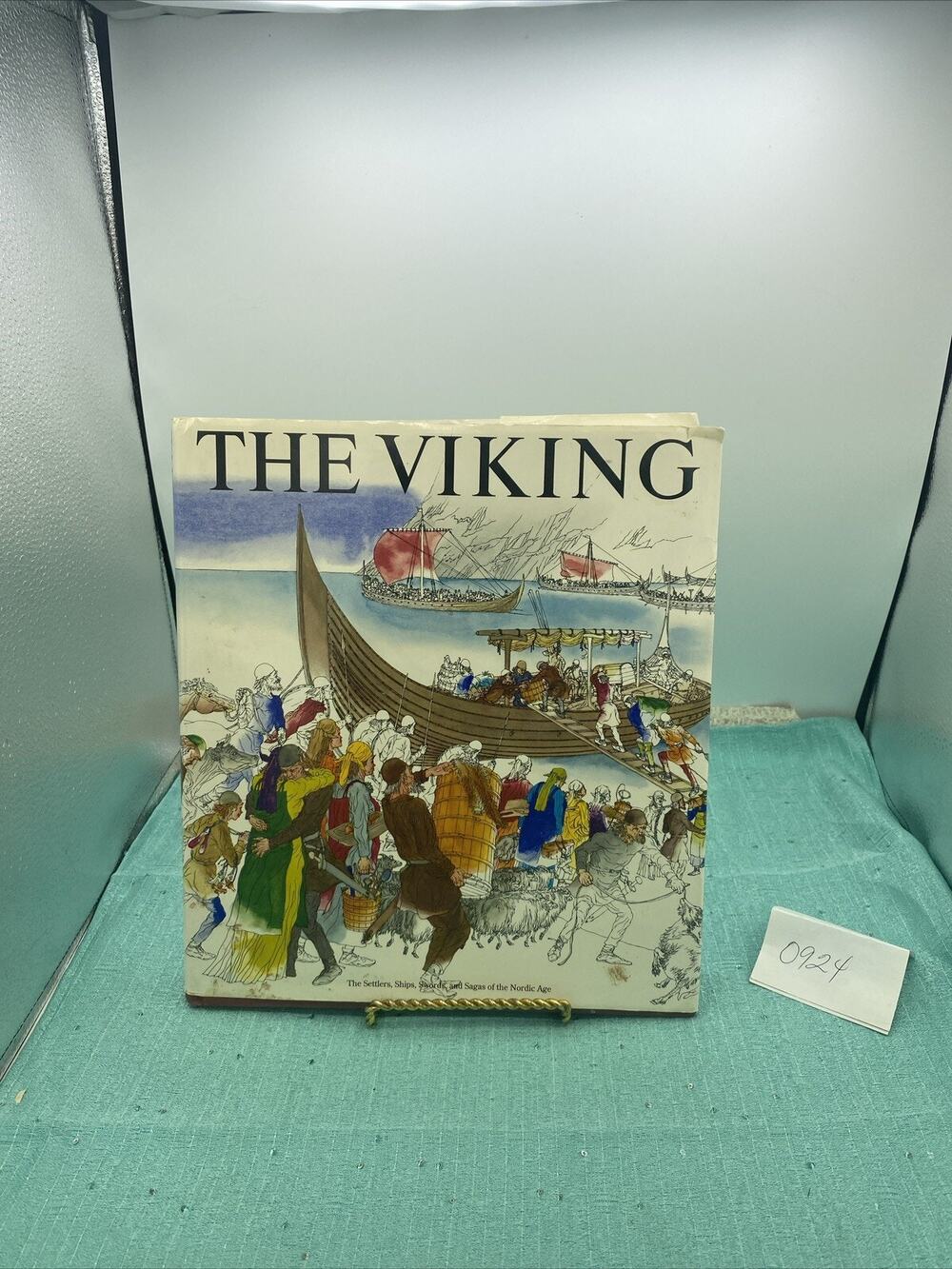 THE VIKING Crescent Books - 1975 USED Hardcover /Dustcover History Tools Nordic